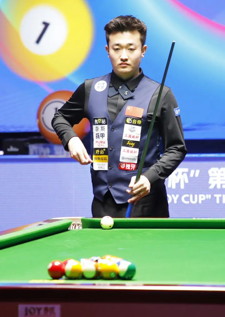 艰难时刻更 艰难时刻更